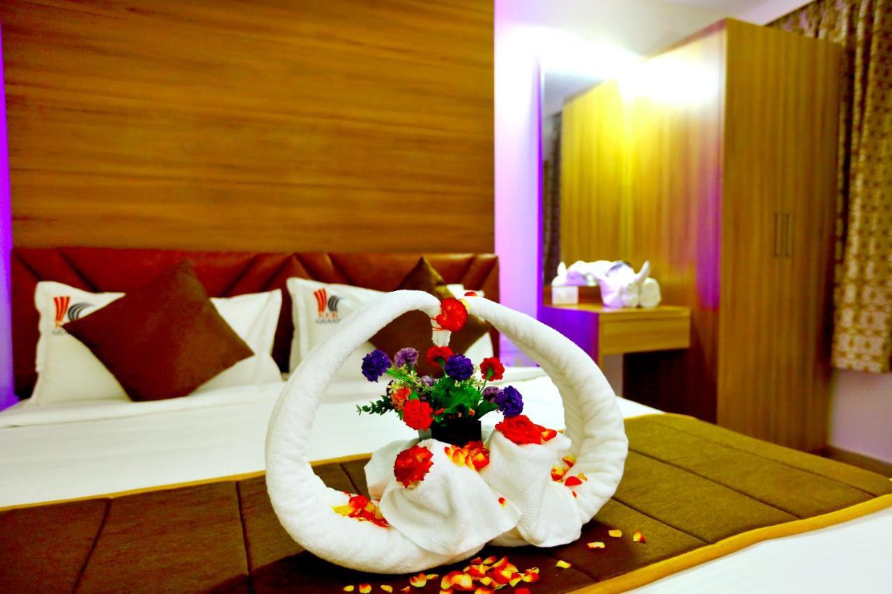 Hotel Kek Grand Park Chennai Exteriör bild
